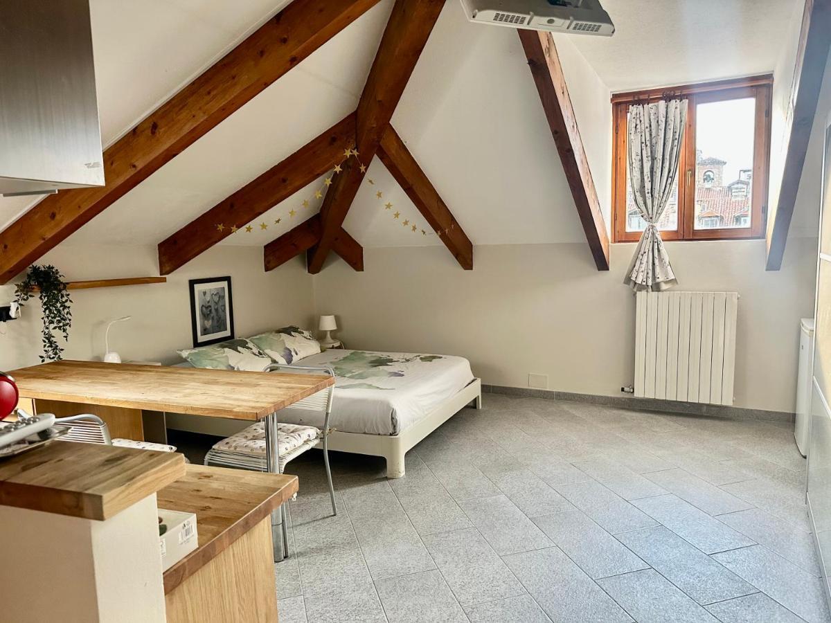 Loft Centro Storico Tommaso Apartment Turin Exterior photo