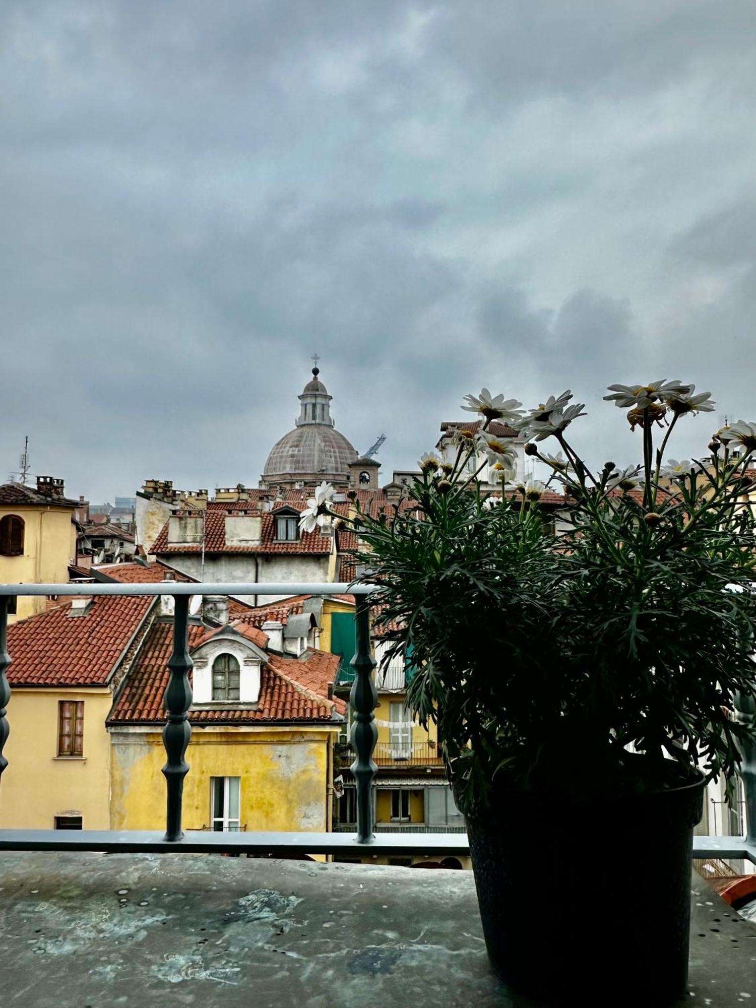 Loft Centro Storico Tommaso Apartment Turin Exterior photo
