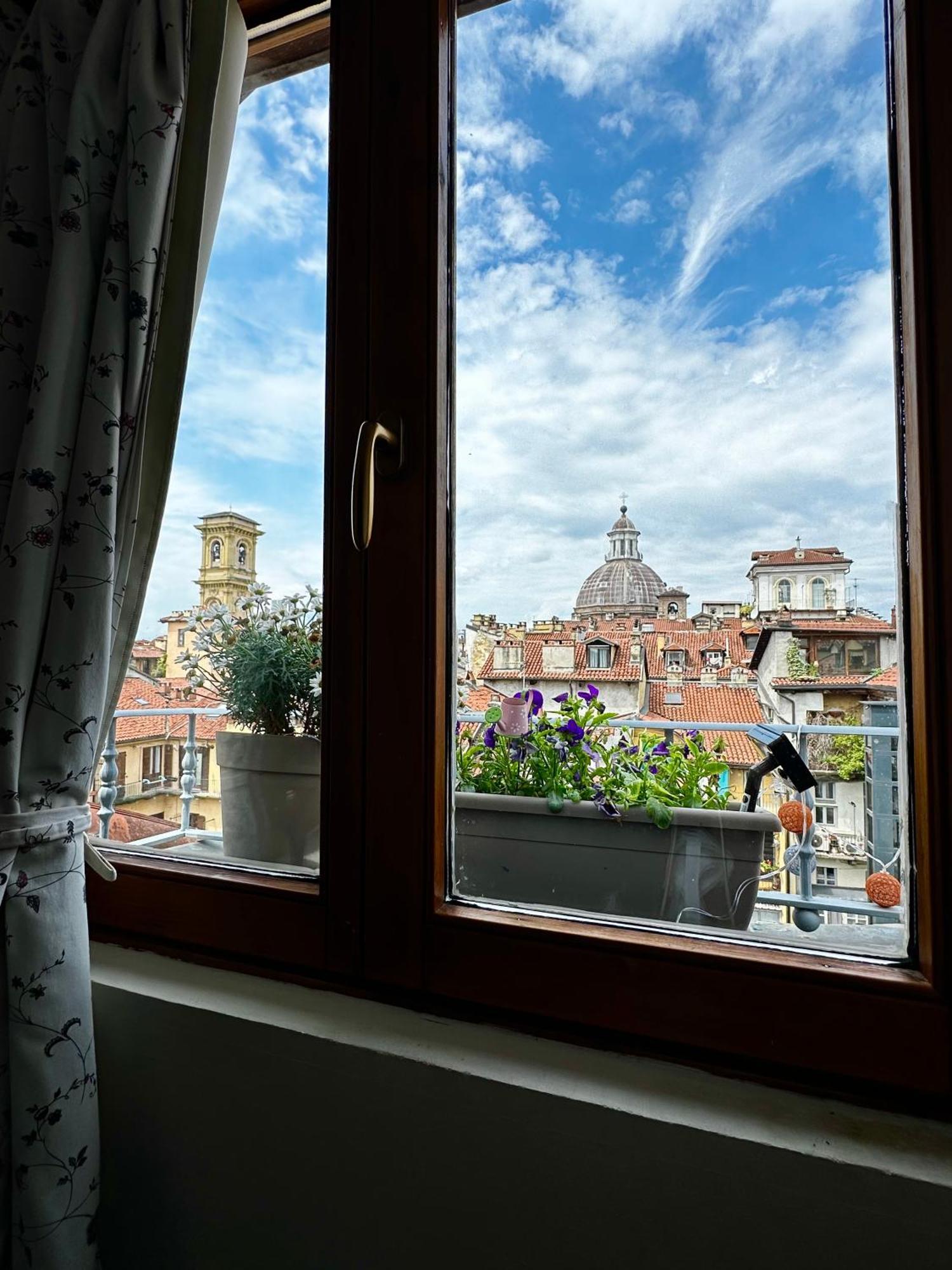 Loft Centro Storico Tommaso Apartment Turin Exterior photo